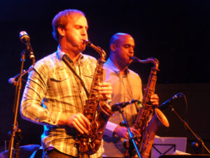 20140809 Jazz dueling sax in the Josh Quinlan Quartet