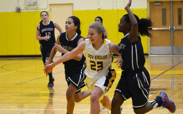 Bulldogs bite Eagles in close contest   