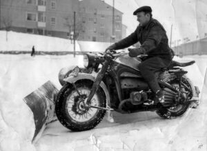 MotorcycleSnowPlow_01