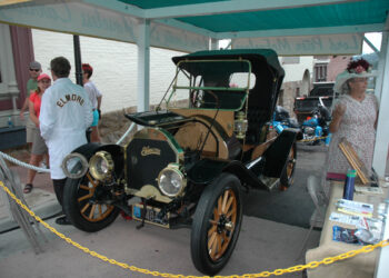 A Tailing Tale of Mining Books and Elmore