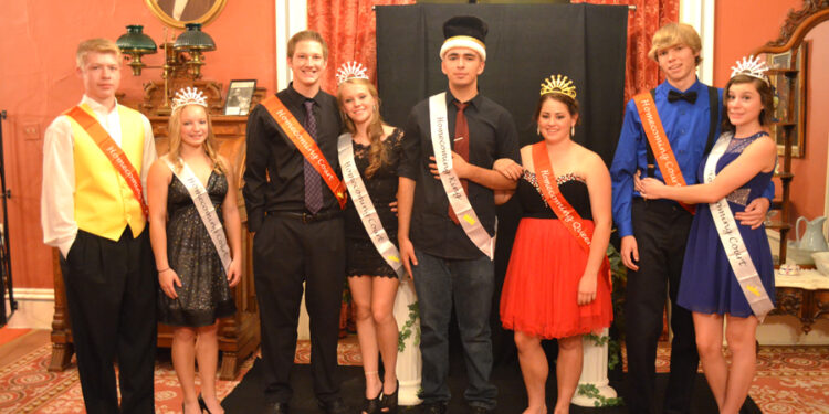 GHS blitzes Nederland 38-18 in homecoming football victory