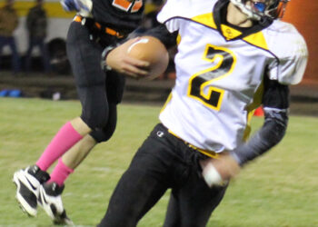 Gilpin Eagles Football tanks the Hayden Tigers