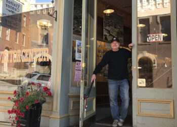 People flocking to the Visitors Center of Central City