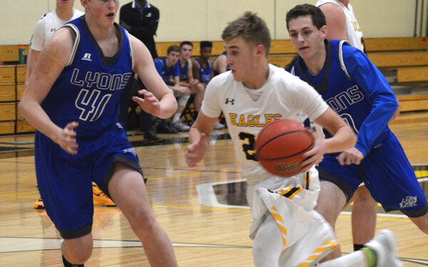 Eagles win on the road