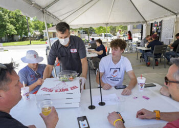 Colorado restaurants can open at reduced capacity