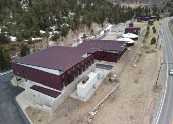 Unlikely companions: Gambling and water benefit from each other