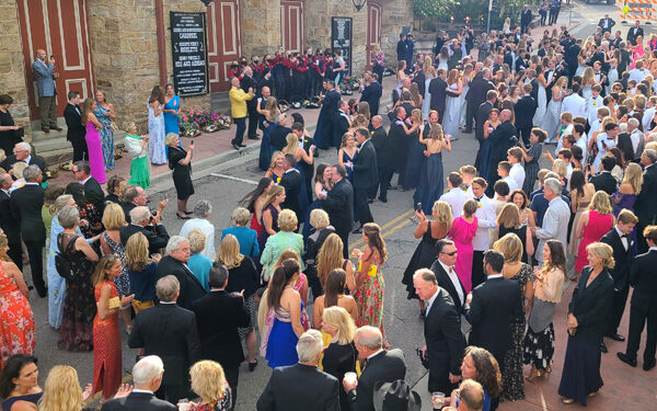 The 2021 Yellow Rose Ball