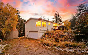 GCHS basketball faces the West Grand Mustangs